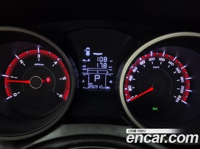 KG Mobility (SsangYong) Tivoli Diesel LX 2WD 2016 — фото 5