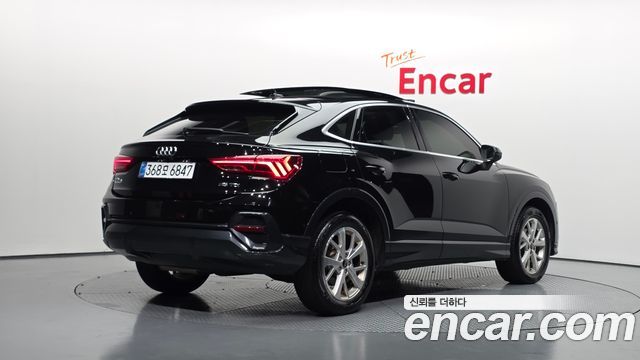 Audi Q3 (F3) 35 TDI Premium Sportback 2023 — фото 2