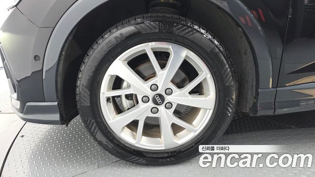 Audi Q3 (F3) 35 TDI Premium Sportback 2023 — фото 5