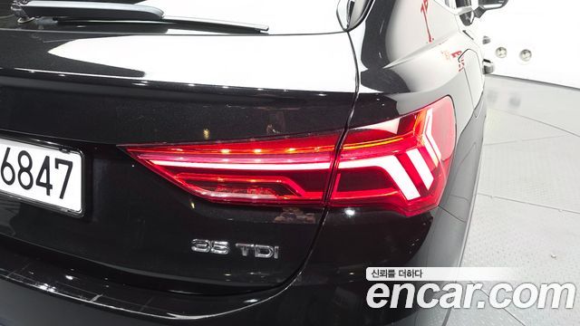 Audi Q3 (F3) 35 TDI Premium Sportback 2023 — фото 23