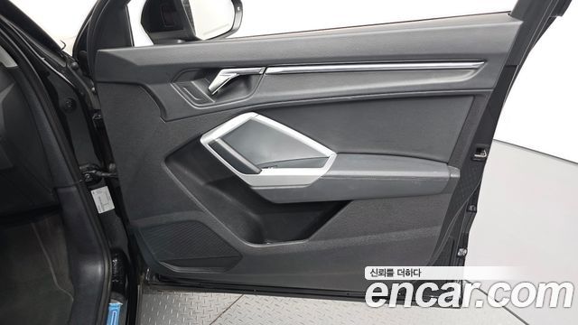 Audi Q3 (F3) 35 TDI Premium Sportback 2023 — фото 24