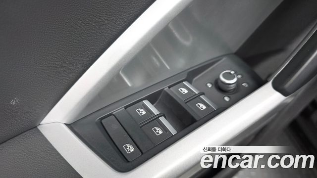 Audi Q3 (F3) 35 TDI Premium Sportback 2023 — фото 30