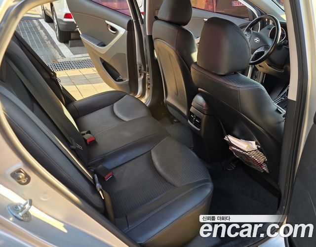 Hyundai Avante 1.6 GDi Modern Standard 2015 — фото 10