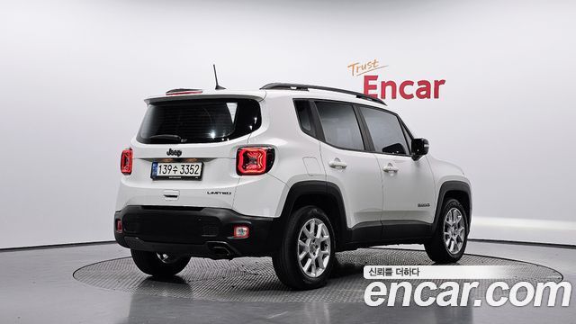 Jeep Renegade 2.4 Limited 2021 — фото 2