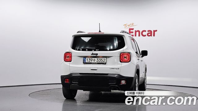 Jeep Renegade 2.4 Limited 2021 — фото 4