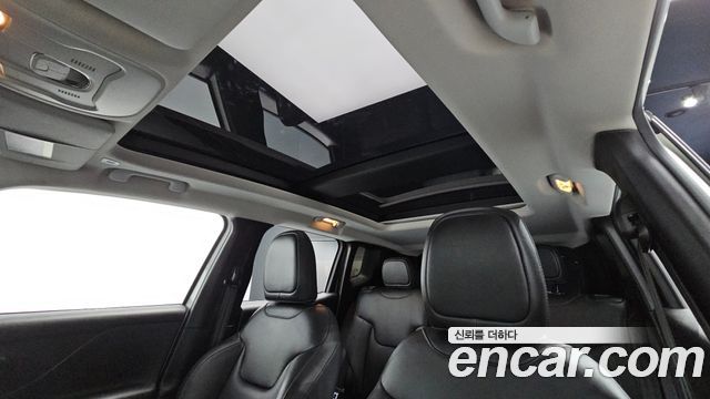 Jeep Renegade 2.4 Limited 2021 — фото 16