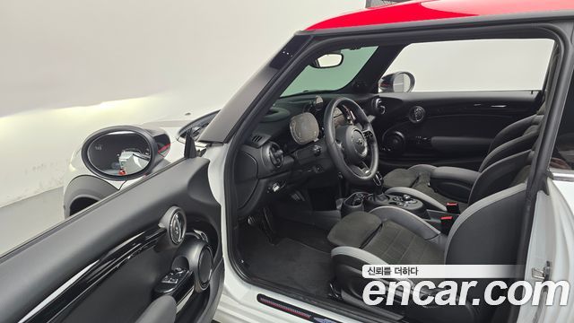 MINI Cooper S JCW 3rd Generation 2024 — фото 10