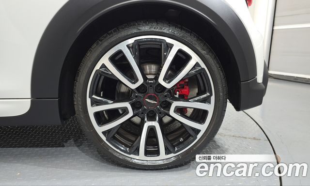 MINI Cooper S JCW 3rd Generation 2024 — фото 21