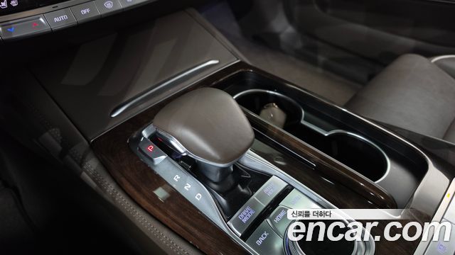 Kia K9 3.8 GDI AWD PlatinumⅡ 2019 — фото 9