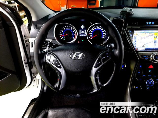 Hyundai Avante 1.6 GDi Modern Standard 2015 — фото 15