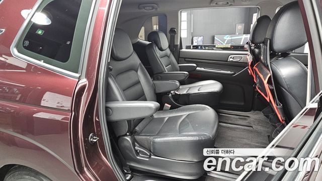 KG Mobility (SsangYong) Korando Turismo 4WD Outdoor Edition 9-seater 2017 — фото 11