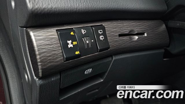 KG Mobility (SsangYong) Korando Turismo 4WD Outdoor Edition 9-seater 2017 — фото 19
