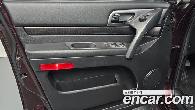 KG Mobility (SsangYong) Korando Turismo 4WD Outdoor Edition 9-seater 2017 — фото 24