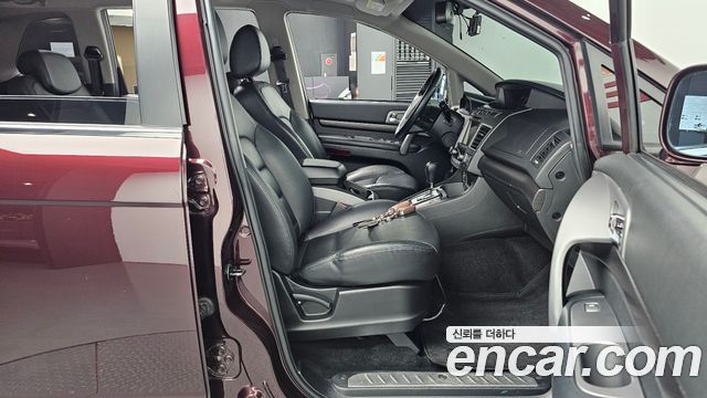 KG Mobility (SsangYong) Korando Turismo 4WD Outdoor Edition 9-seater 2017 — фото 26