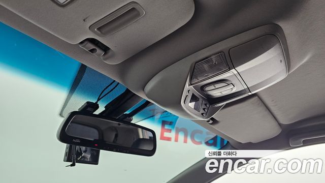 KG Mobility (SsangYong) Korando Turismo 4WD Outdoor Edition 9-seater 2017 — фото 32
