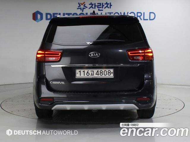 Kia Carnival 9-Seater Prstige 2020 — фото 4