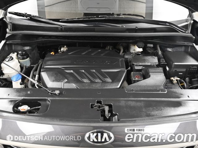 Kia Carnival 9-Seater Prstige 2020 — фото 6