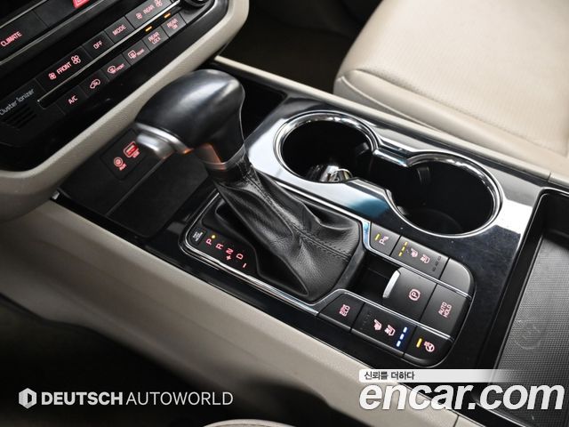 Kia Carnival 9-Seater Prstige 2020 — фото 9