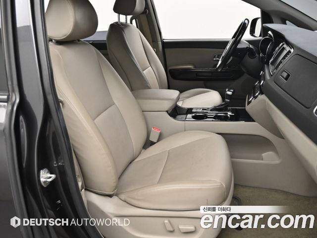 Kia Carnival 9-Seater Prstige 2020 — фото 10