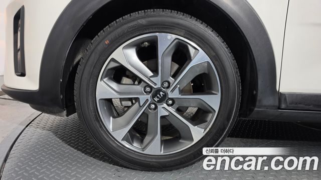 Kia Stonic 1.4 Prestige 2018 — фото 5
