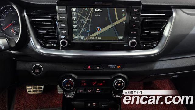 Kia Stonic 1.4 Prestige 2018 — фото 13