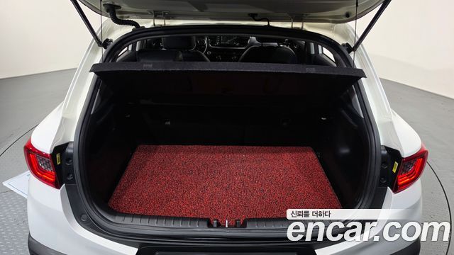 Kia Stonic 1.4 Prestige 2018 — фото 17