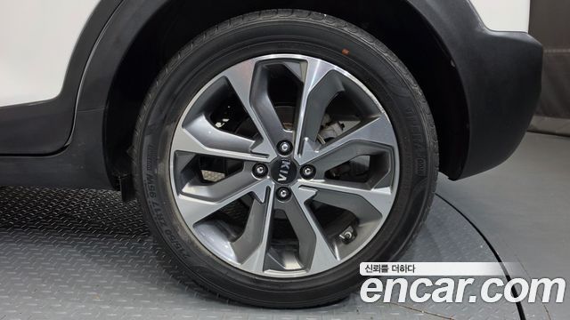 Kia Stonic 1.4 Prestige 2018 — фото 21
