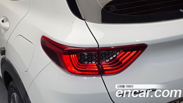 Kia Stonic 1.4 Prestige 2018 — фото 23