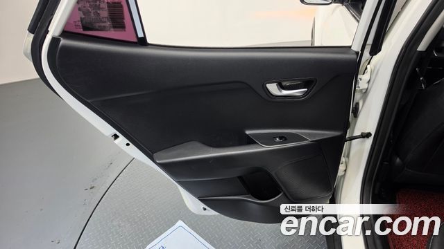 Kia Stonic 1.4 Prestige 2018 — фото 25