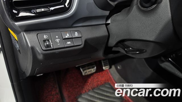 Kia Stonic 1.4 Prestige 2018 — фото 27