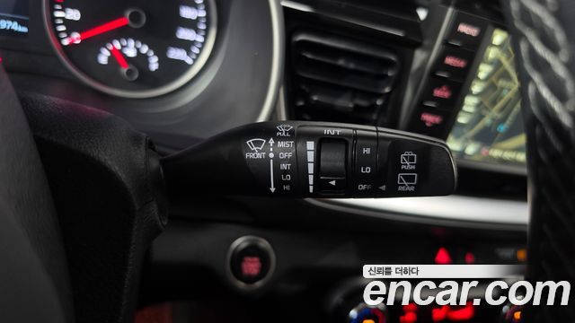 Kia Stonic 1.4 Prestige 2018 — фото 28
