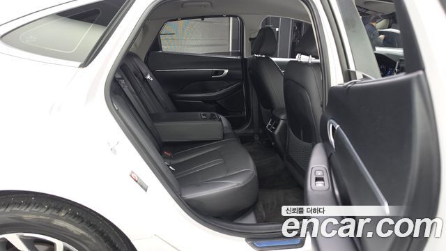 Hyundai Sonata (DN8) 2.0 Premium Family 2020 — фото 12