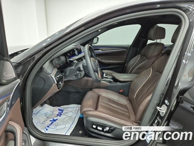 BMW 5 Series (G30) 520i M Sport 2020 — фото 15
