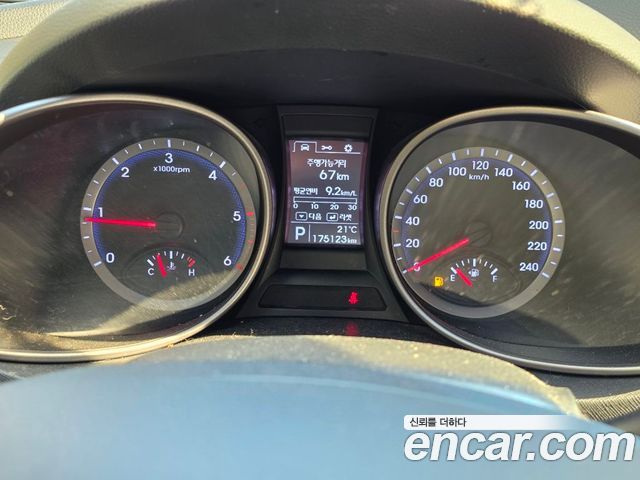 Hyundai Santa Fe (DM) Diesel(e-VGT) 2.0 2WD Morden 2015 — фото 17