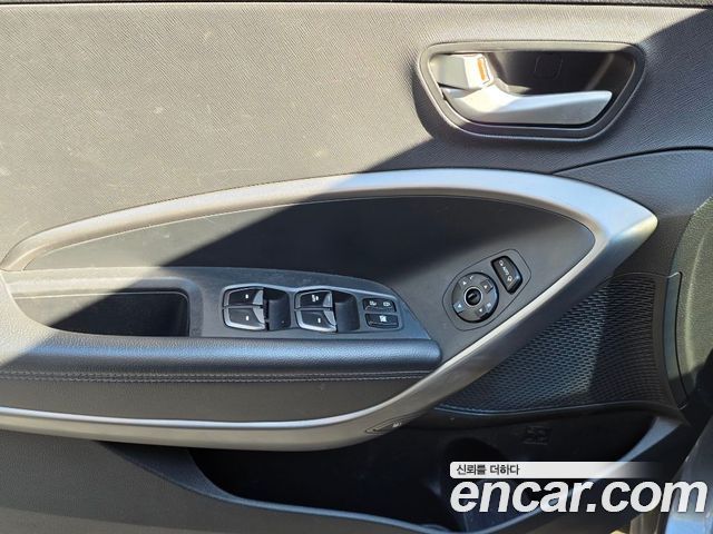 Hyundai Santa Fe (DM) Diesel(e-VGT) 2.0 2WD Morden 2015 — фото 23