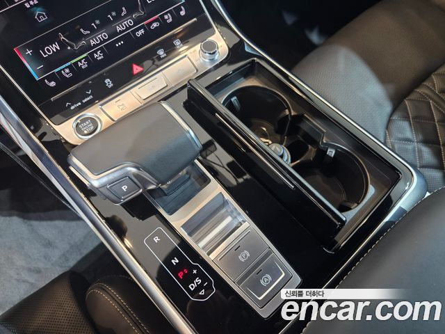 Audi Q8 (4M) 55 TFSI Quattro Premium 2023 — фото 9