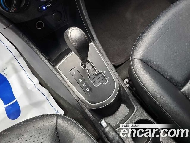Hyundai Accent (New) Diesel 1.6 VGT Luxury 2012 — фото 8
