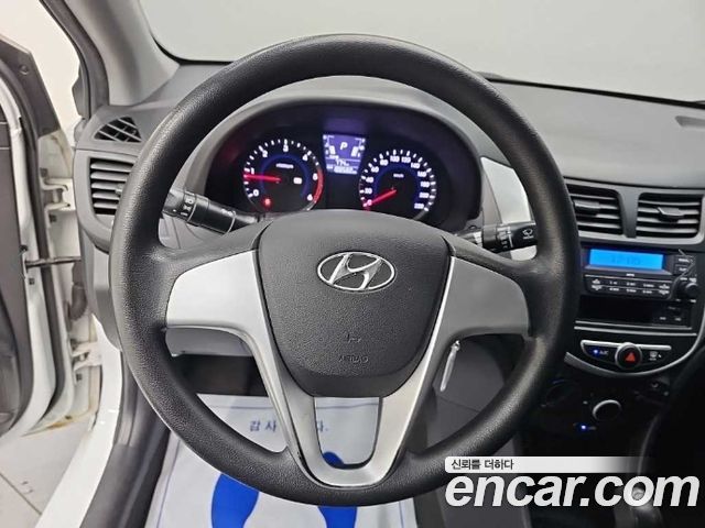 Hyundai Accent (New) Diesel 1.6 VGT Luxury 2012 — фото 9