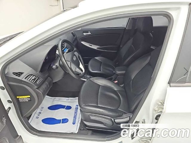 Hyundai Accent (New) Diesel 1.6 VGT Luxury 2012 — фото 15