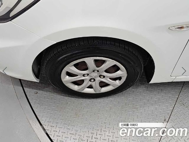Hyundai Accent (New) Diesel 1.6 VGT Luxury 2012 — фото 23