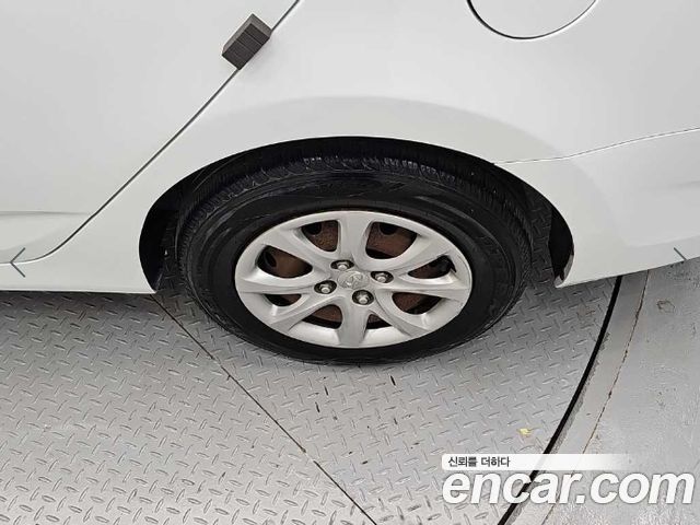 Hyundai Accent (New) Diesel 1.6 VGT Luxury 2012 — фото 24