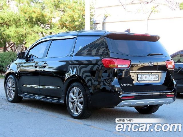 Kia Carnival 9-seater Prestige 2016 — фото 2