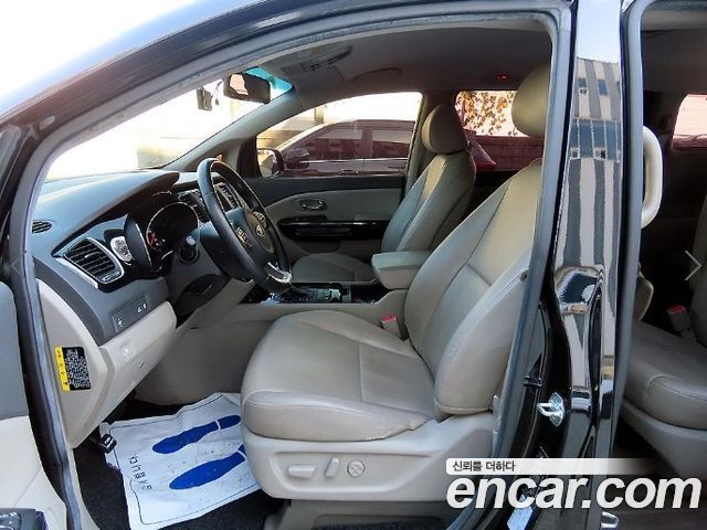 Kia Carnival 9-seater Prestige 2016 — фото 4