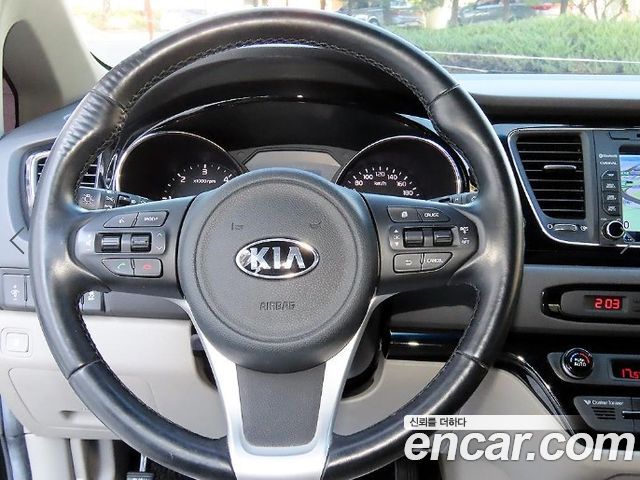 Kia Carnival 9-seater Prestige 2016 — фото 8