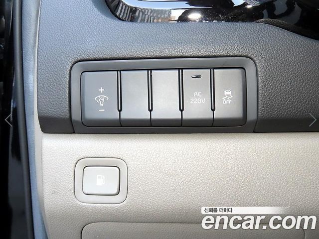 Kia Carnival 9-seater Prestige 2016 — фото 15
