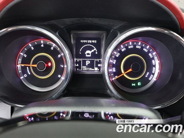 KG Mobility (SsangYong) Tivoli LX 2WD HI-DLX 2015 — фото 8