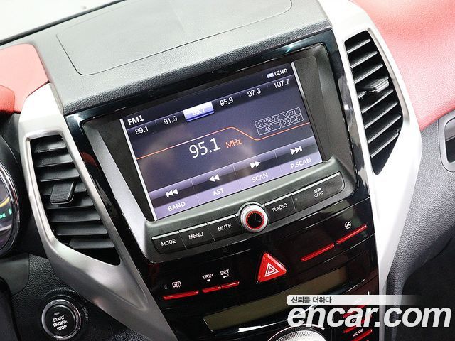 KG Mobility (SsangYong) Tivoli LX 2WD HI-DLX 2015 — фото 17