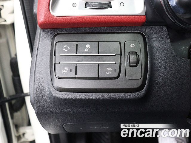 KG Mobility (SsangYong) Tivoli LX 2WD HI-DLX 2015 — фото 19