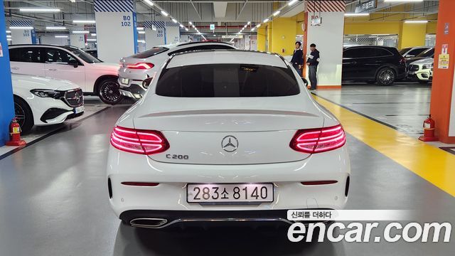 Mercedes-Benz C-Class (W205) C200 Coupe 2023 — фото 3