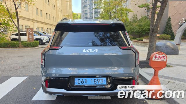 Kia EV9 Long Range 4WD GT Line 2024 — фото 4